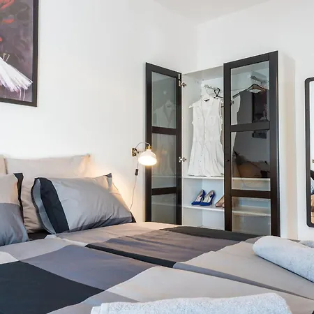 Apartment Marilyn - Two Bedroom With Terrace And Partial Sea View *
